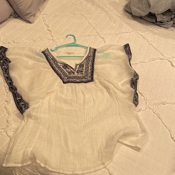 Blouse with black stitch details on chest and sleeves new without tags. Medium - Picture 7 of 8